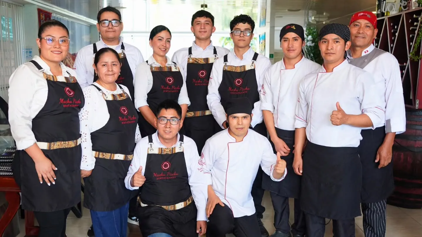 El equipo del Restaurante Machu Picchu